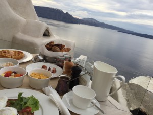 ギリシャハネムーン④〜サントリーニ島、フィラの街、海、ロバに乗る〜