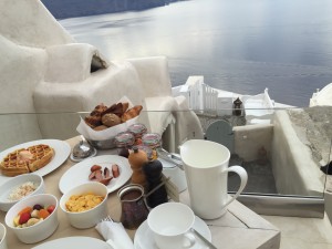 ギリシャハネムーン④〜サントリーニ島、フィラの街、海、ロバに乗る〜