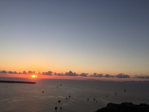 ギリシャハネムーン④〜サントリーニ島、フィラの街、海、ロバに乗る〜