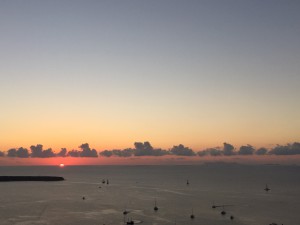 ギリシャハネムーン④〜サントリーニ島、フィラの街、海、ロバに乗る〜