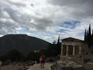ギリシャハネムーン⑥〜デルフィ、メテオラ〜