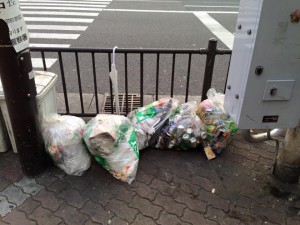 掃除ボランティアat大阪梅田東通り商店街〜ハロウィン特別編〜 掃除ボランティアat大阪梅田東通り商店街〜ハロウィン特別編〜