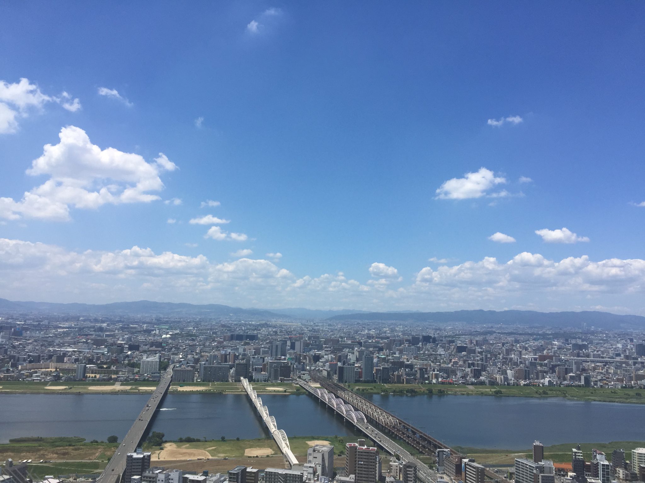 オススメのデートスポット 〜新梅田シティ(スカイビル)〜 オススメのデートスポット 〜新梅田シティ(スカイビル)〜