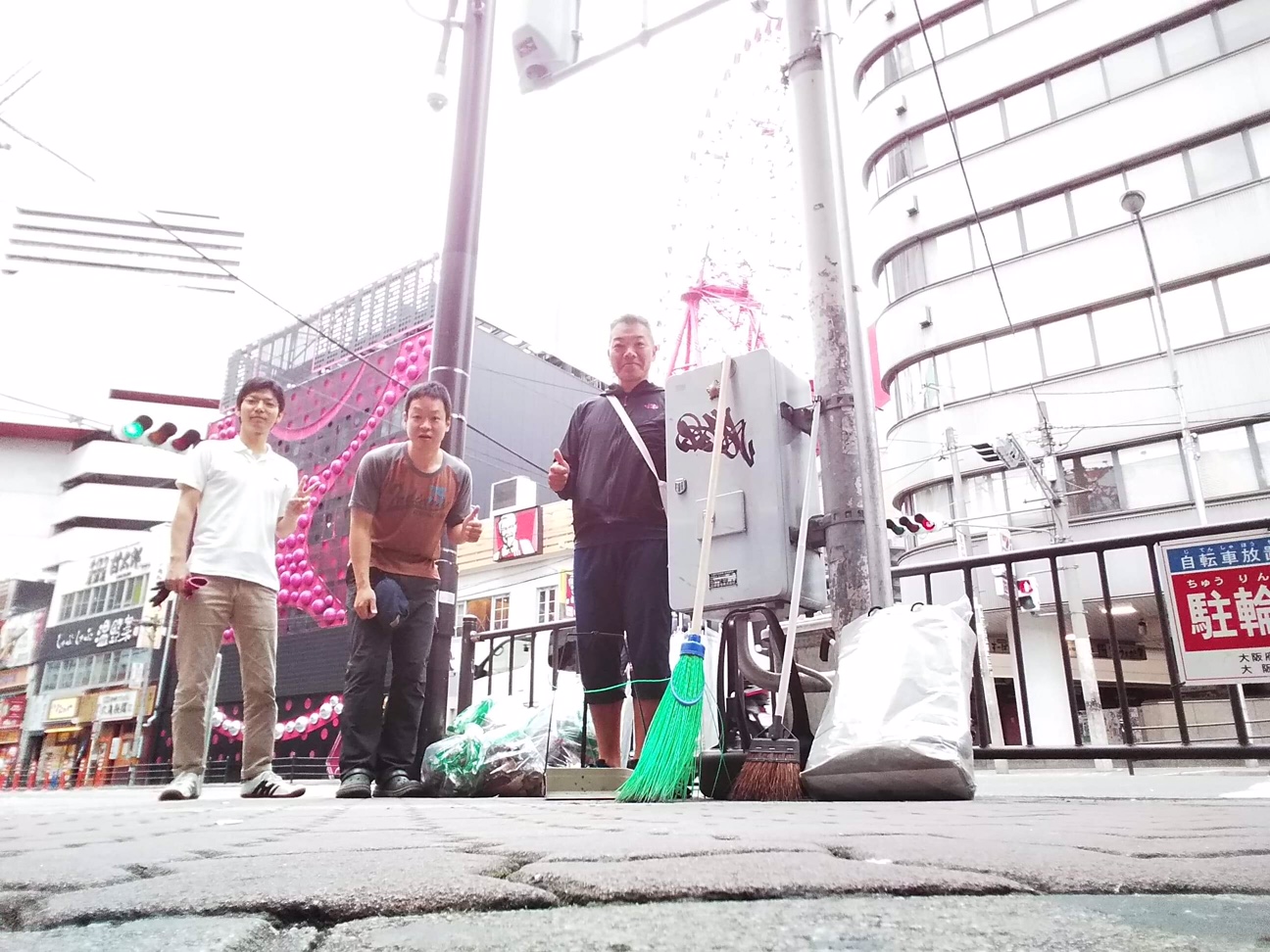 第233回　東通りを楽しく綺麗にする会に参加しました！