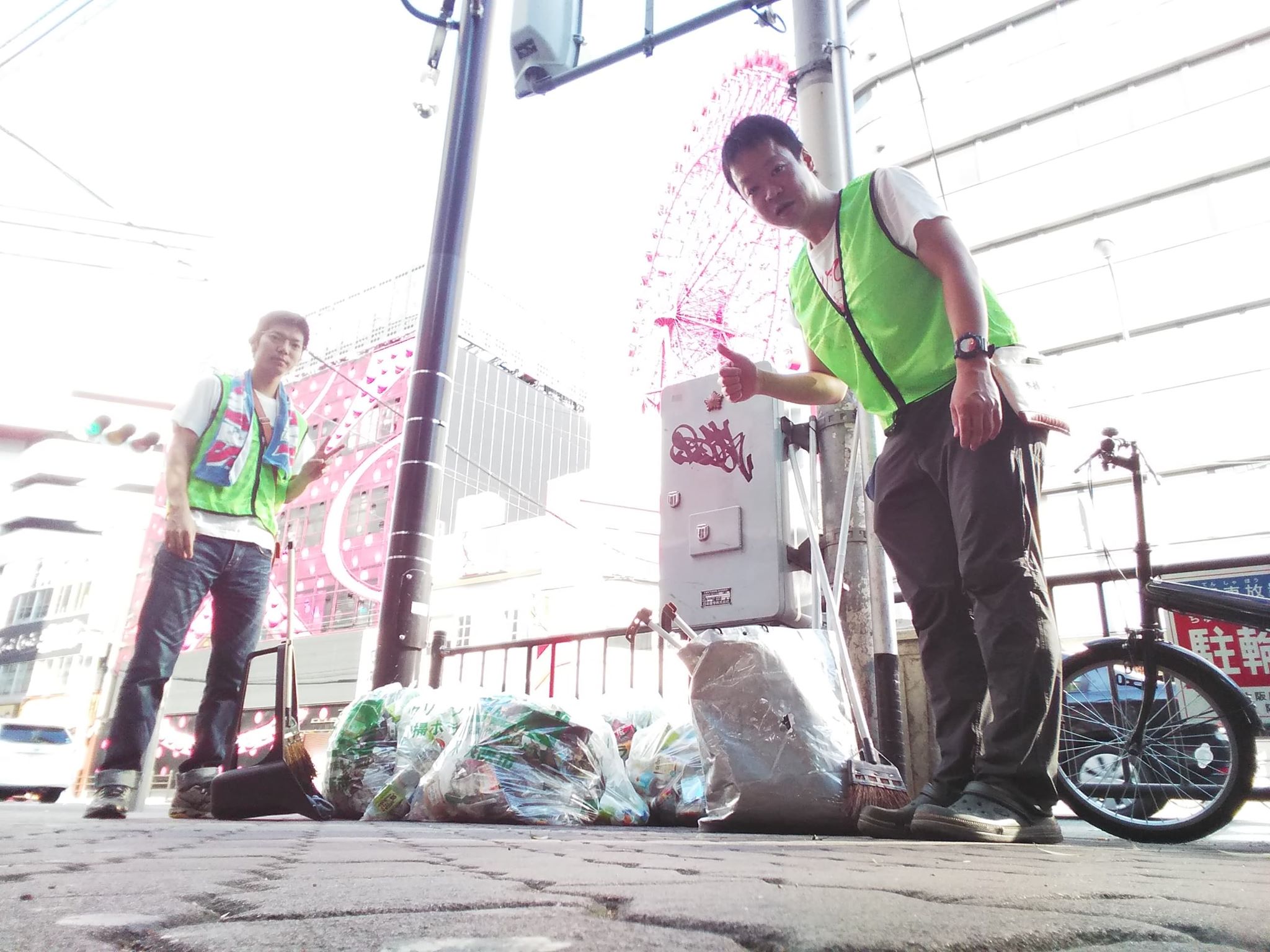 第241回 東通りを楽しく綺麗にする会に参加しました! 第241回 東通りを楽しく綺麗にする会に参加しました!