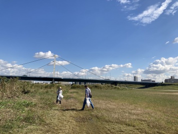 クリーンアップレンジャーズさんの河川のお掃除に参加しました